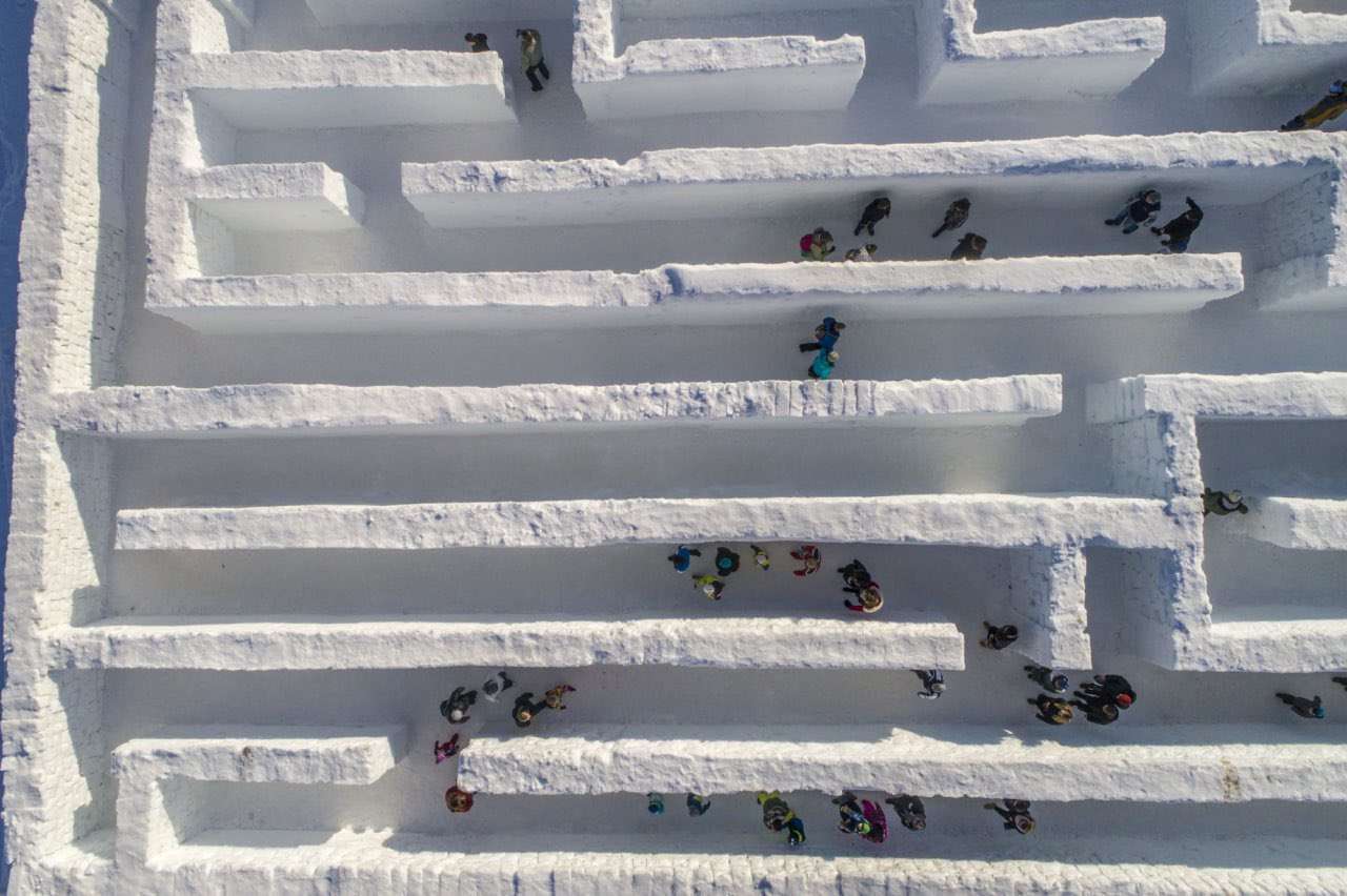 Le plus grand labyrinthe de neige du monde en images