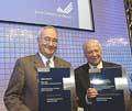 Alliages forcés et technologies pour l'énergie récompensés Georges Martin à gauche lors de la remise du prix Rhine-Ruhr International Materials Award 2005