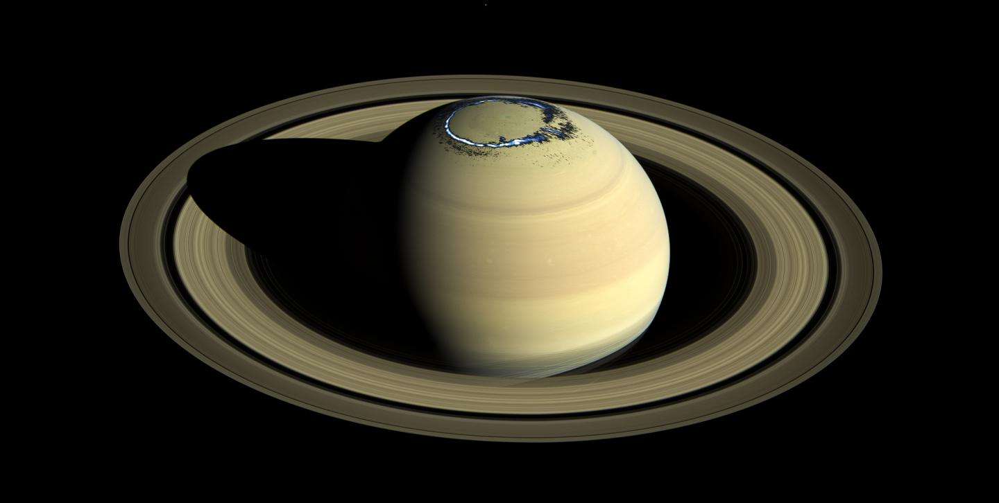 Les dernières images de Cassini dévoilent les aurores de Saturne