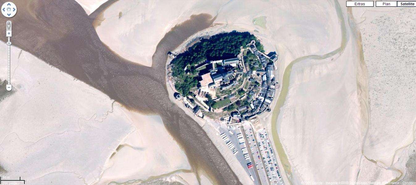 Le Mont Saint-Michel photographié par un satellite, comme on peut le voir sur Google Earth. © DR