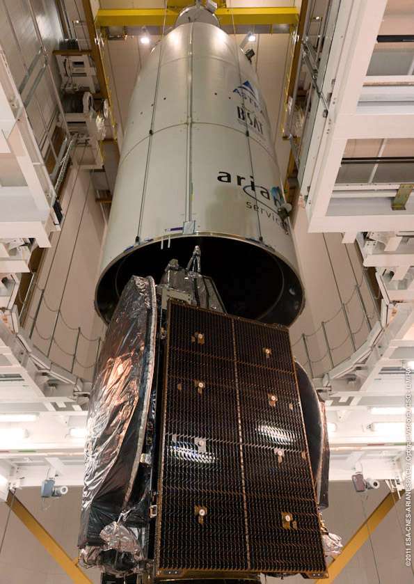 Le satellite Astra 1N, en position haute, recouvert par la coiffe du lanceur. © Esa/Cnes/Arianespace/Optive video CSG