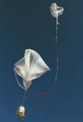 Hibiscus : première campagne ballons pour le CNES en 2004 Ballon sonde, Crédit CENES