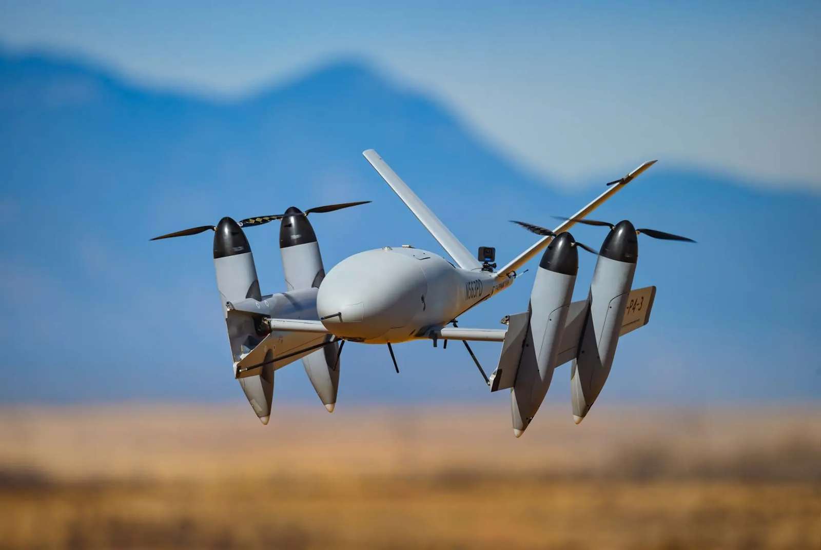 Ce drone autonome inédit est capable de se poser sur les navires en mouvement !