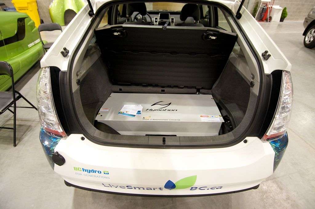 Batterie lithium-ion de la Toyota Prius. Grâce à des nanoparticules de dioxyde d’étain englobées au sein d’un matériau carboné, des chercheurs ont pu améliorer les performances d’une batterie lithium-ion. © thelastminute