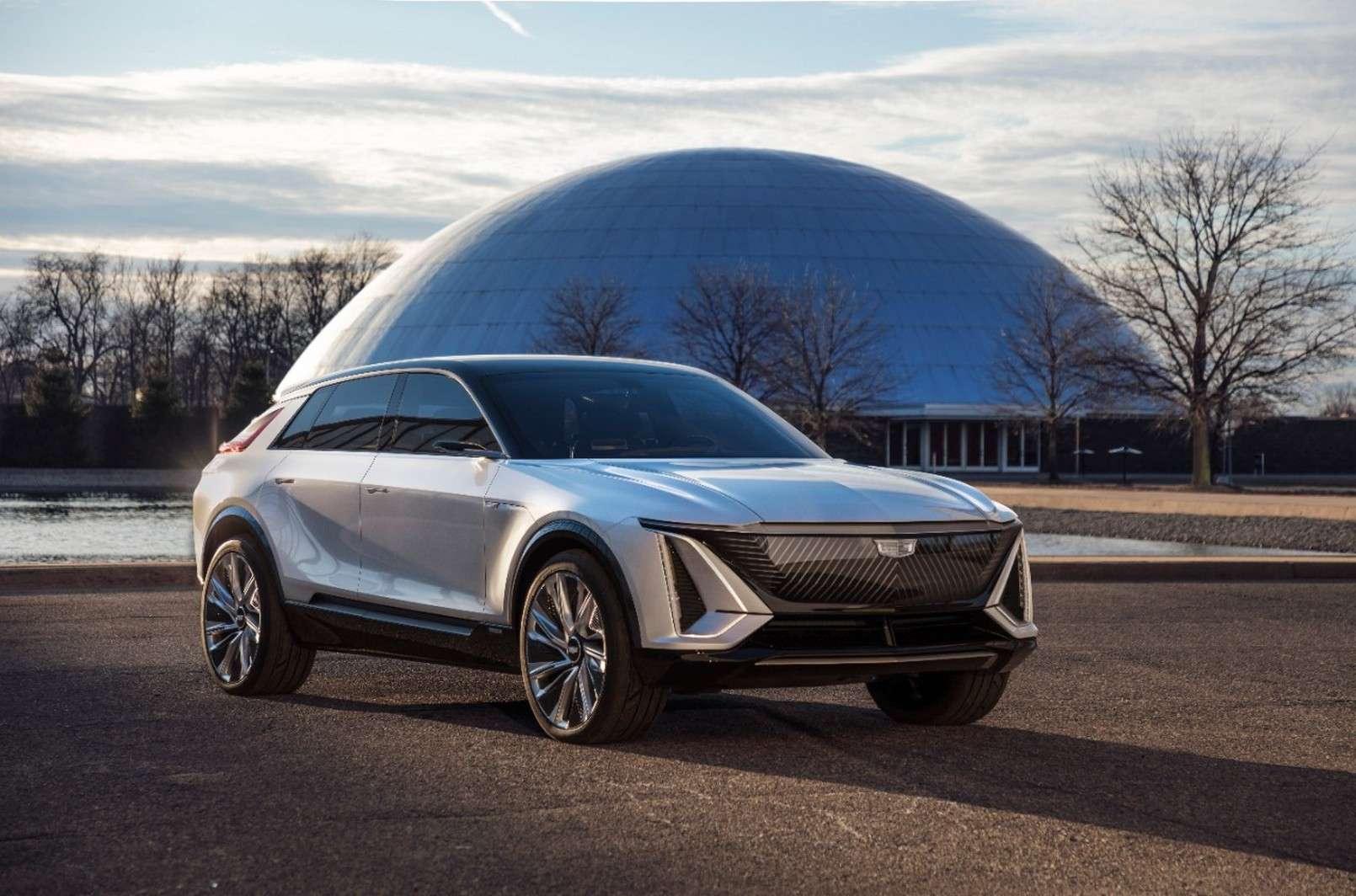 Cadillac S Attaque A Tesla Avec La Lyriq Sa Premiere Voiture Electrique