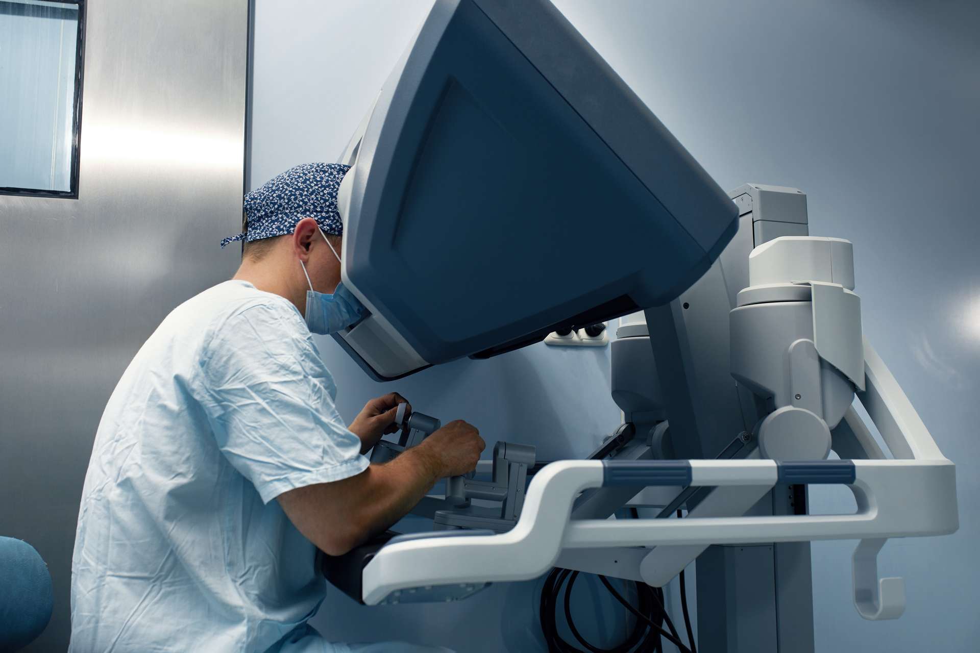 Un robot trapianta un intero fegato a un paziente per la prima volta negli Stati Uniti