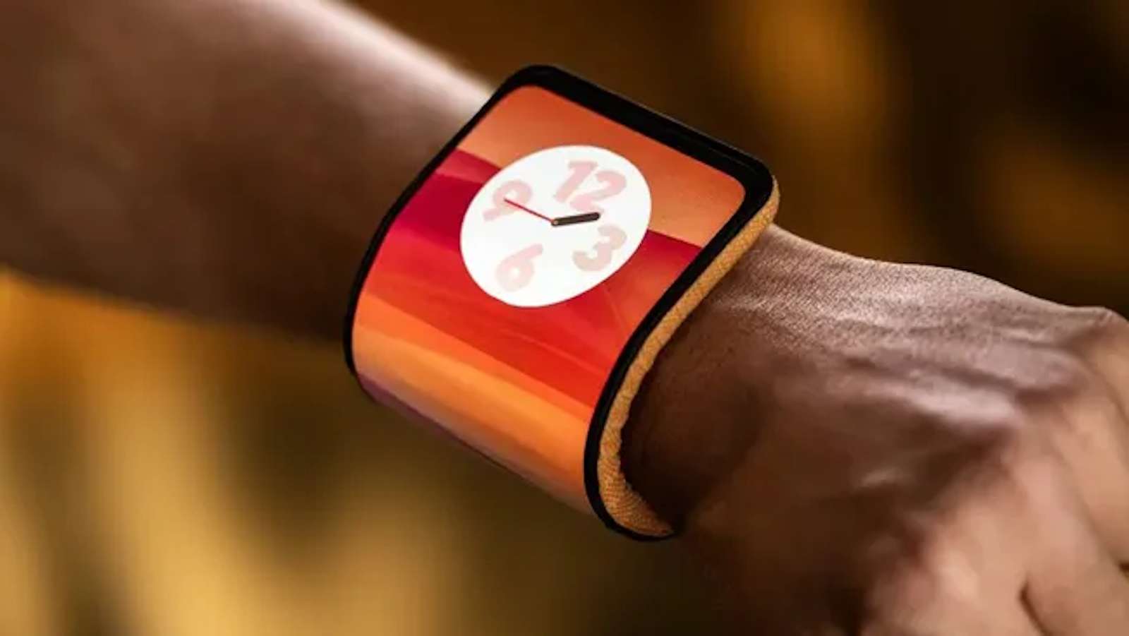 Motorola presenta uno smartphone che può essere indossato come un braccialetto