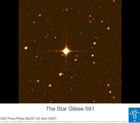 Gliese 581, la naine rouge entourée de planètes. Photo ESO