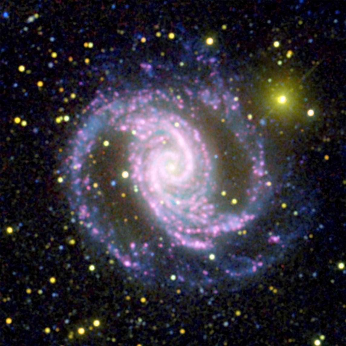 Zoom de GALEX sur NGC 1566. Crédit : Nasa