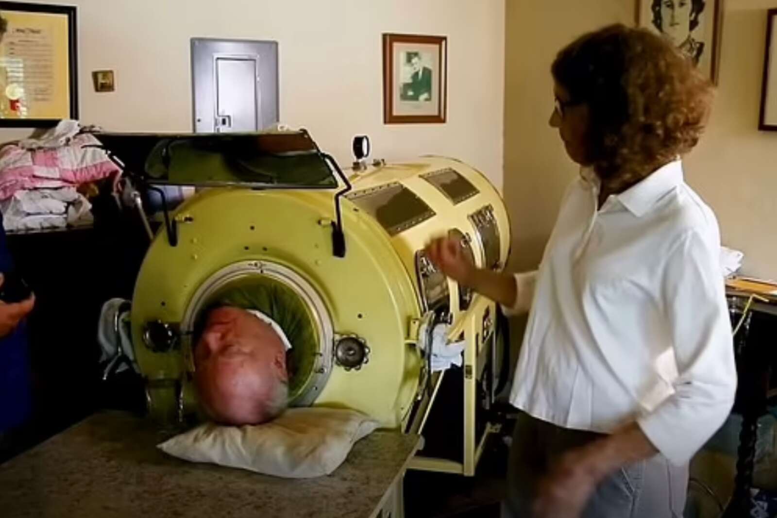 Prisonnier d’un poumon d’acier, il a accompli l’impossible : devenir avocat