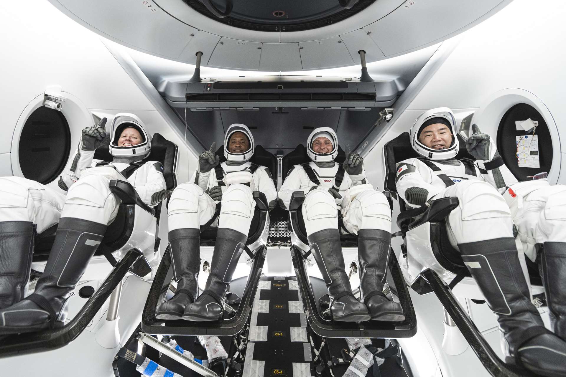 Here is Crew-1: three American astronauts, Shannon Walker, Victor Glover, Mike Hopkins and a Japanese, Soichi Noguchi (Jaxa). © NASA