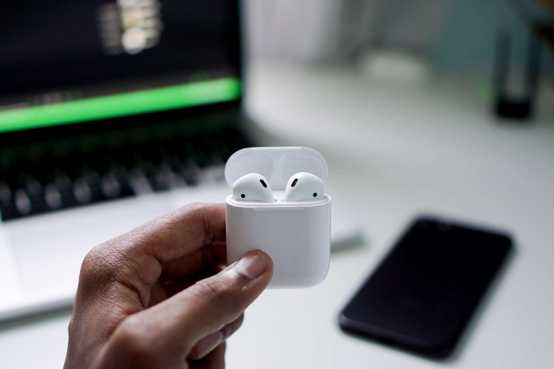 Découvrez la promo Apple avec les écouteurs Airpods © Unsplash