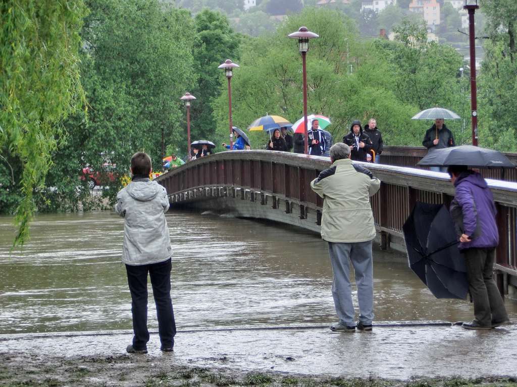 En juin 2013, des programmes de gestion des crues se sont montrés efficaces en Allemagne, notamment sur le haut du Danube. Cependant, ils ont amplifié les dégâts causés en aval, au grand dam des assureurs. Voilà de quoi rappeler qu’un cours d’eau doit être géré sur l’intégralité de sa longueur. © Andreas, Flickr, cc by nc nd 2.0