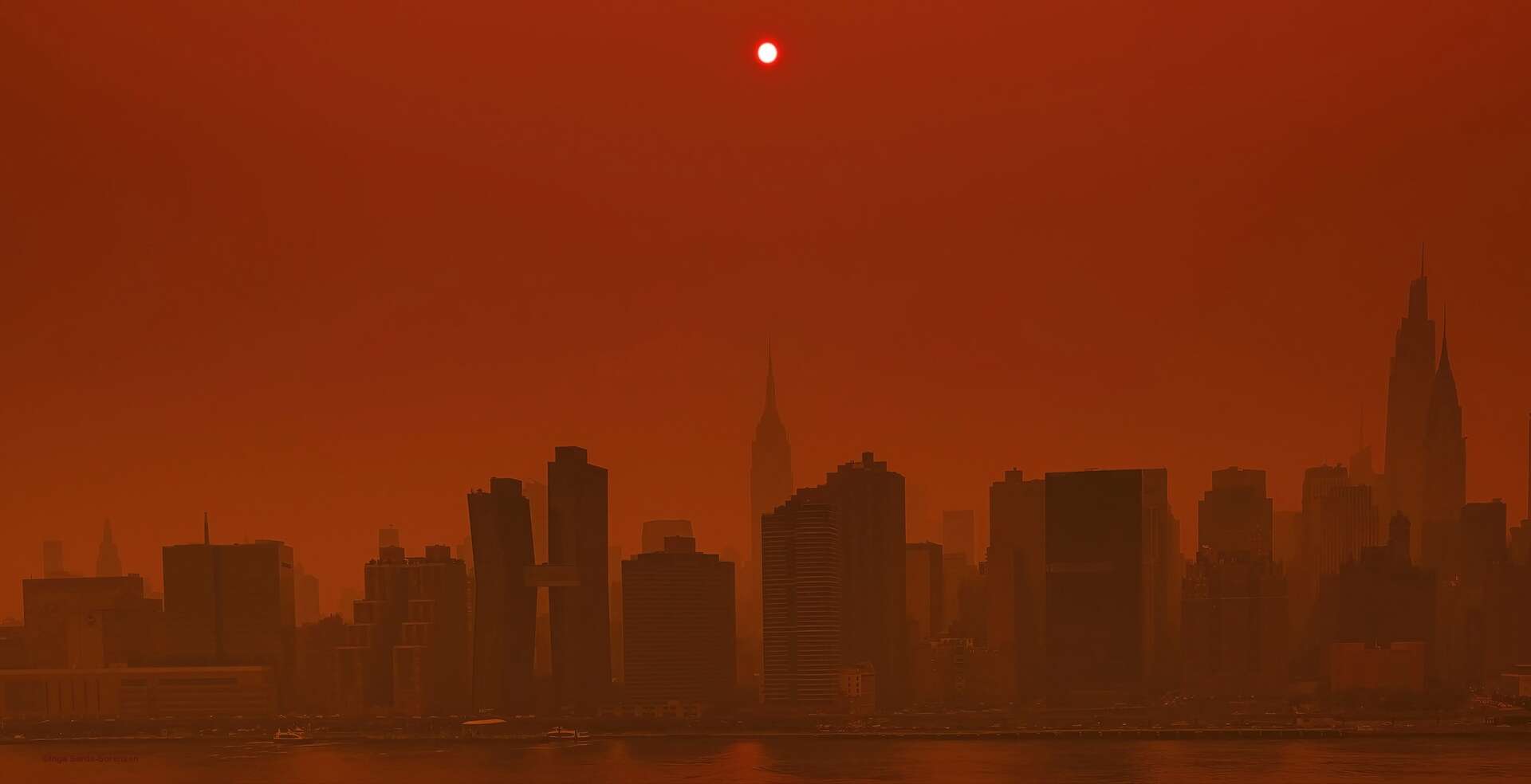 The Apocalyptic Sky: New York Covered in Smoke from Canadian Fires