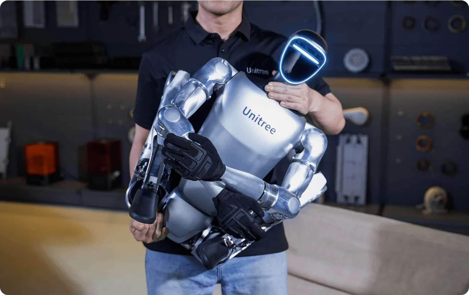Regarder la vidéo Ce robot humanoïde très prometteur ne coûtera que 16 000 dollars !