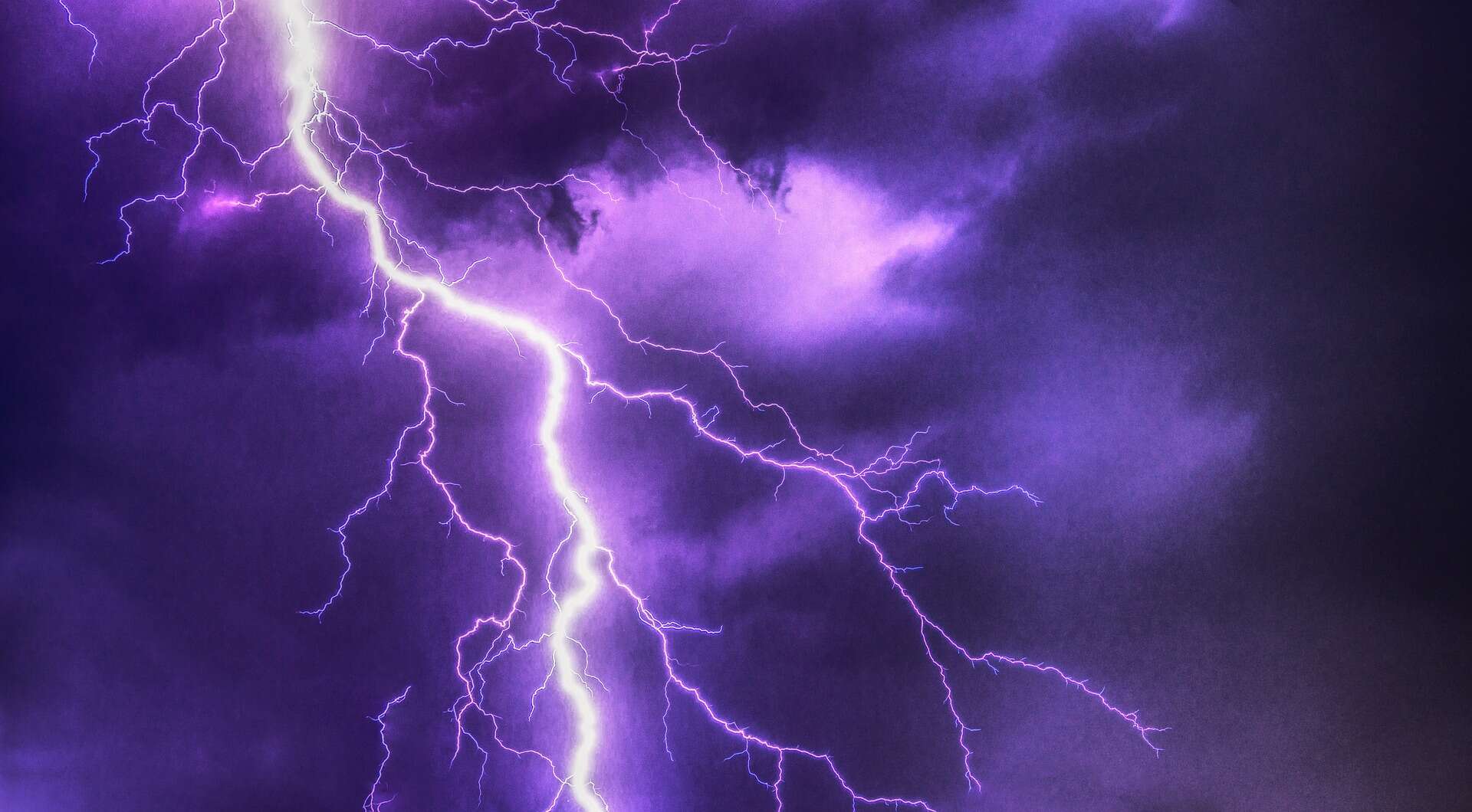 Un coup de foudre en Floride a créé un minéral inconnu ressemblant à ceux des météorites Un coup de foudre en Floride a créé un minéral inconnu ressemblant à ceux des météorites