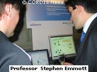 Microsoft en quête de partenariats européens dans la recherche Professeur Emmotdirecteur du bureau de recherche externede Microsoft Research à Cambridge
