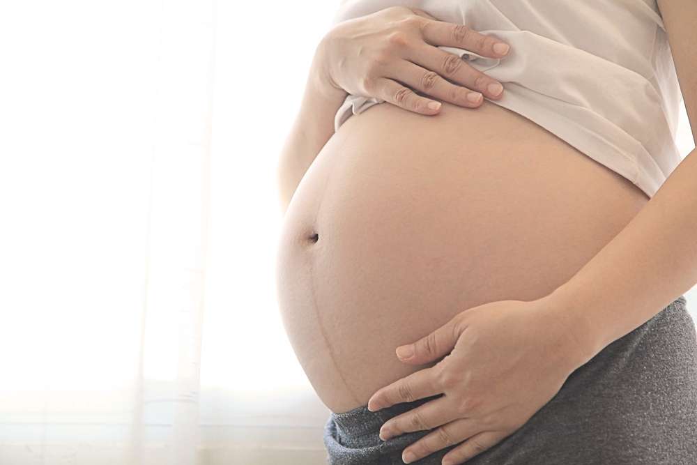 Mieux vaut éviter les produits contenant des phtalates pendant la grossesse. © menz11stock, Shutterstock.com