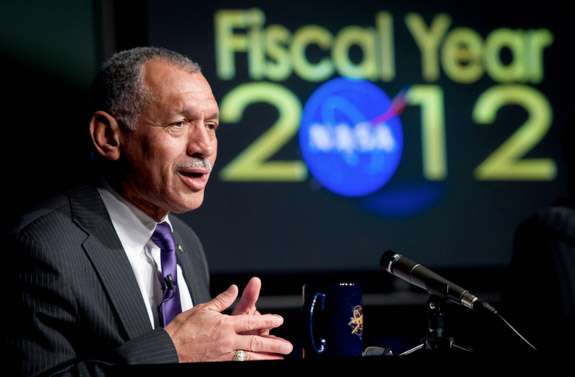 Charles Bolden, le patron de la Nasa, lors de la présentation du budget de l'Agence spatiale américaine pour l'année fiscale 2012 qui commence le 1er octobre 2011 et se termine le 30 septembre 2012. © Nasa/Bill Ingalls