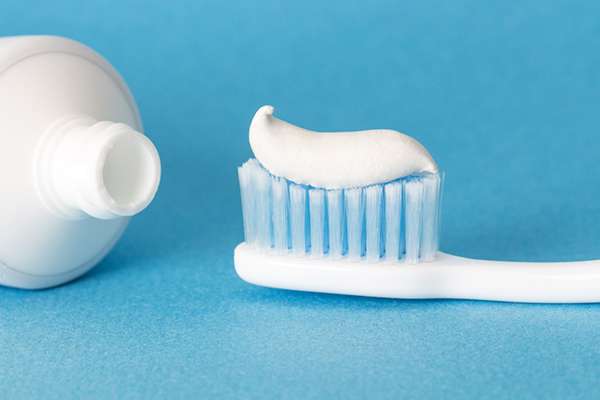 Encore trop de substances nocives dans les dentifrices