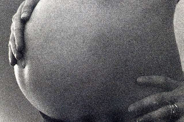 Les fœtus pourraient compter parmi les premières victimes du bisphénol A. En effet, ce perturbateur endocrinien viendrait troubler le développement de l'enfant, et augmenterait les risques de développer une tumeur mammaire. © Maxime Delrue, Flickr, cc by nc nd 2.0