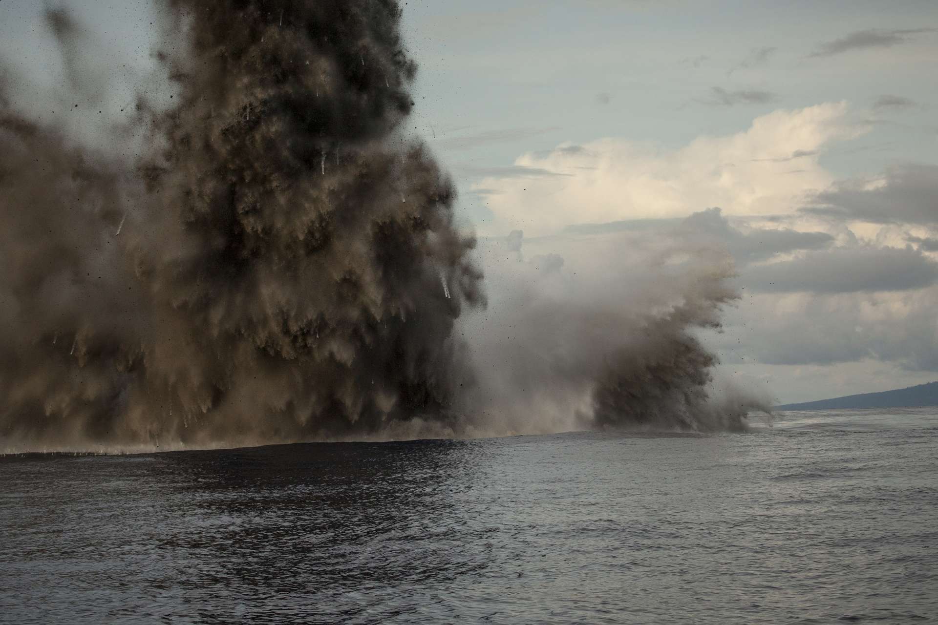 L'éruption sous-marine de l'un des volcans les plus actifs de la