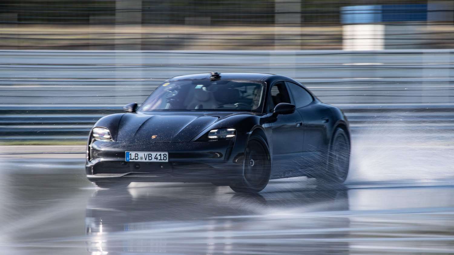 La Porsche Taycan devient la reine du drift