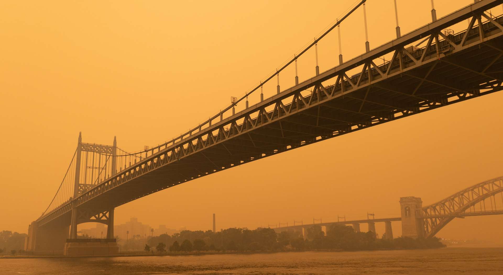 The health dangers of breathing toxic fumes from wildfires Artstrip world