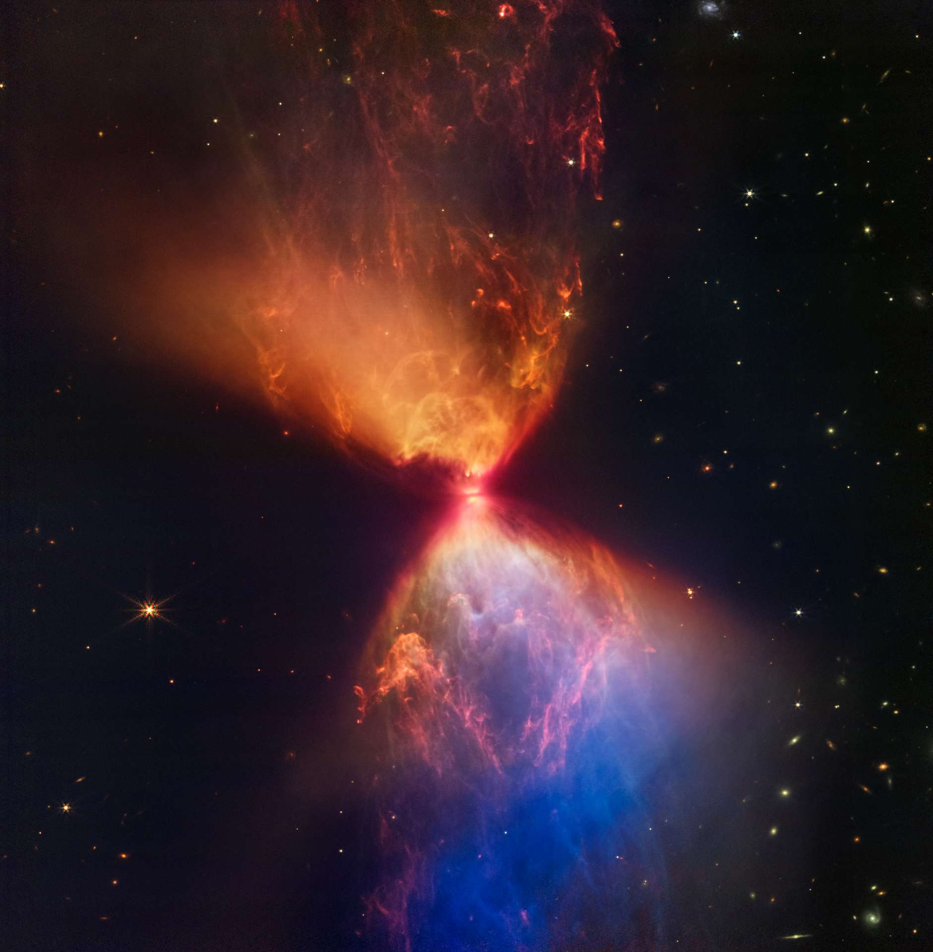 El Telescopio James-Webb nos envía una impresionante imagen de un reloj de arena cósmico