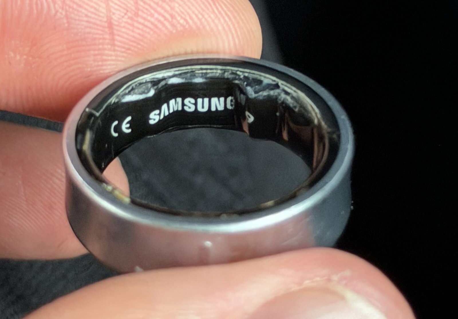 Il finit Ã  lâ€™hÃ´pital Ã  cause de sa bague connectÃ©e qui a failli lui coÃ»ter un...