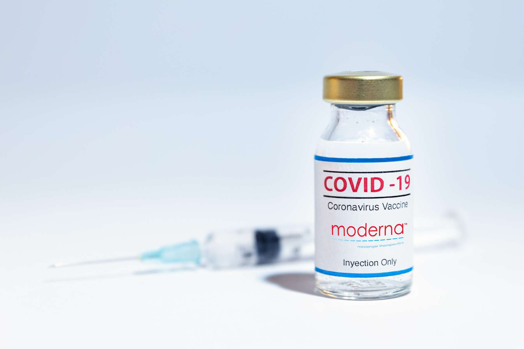 Le vaccin Moderna est désormais formellement déconseillé aux moins de 18 ans dans trois pays européens. © Ruben, Adobe Stock