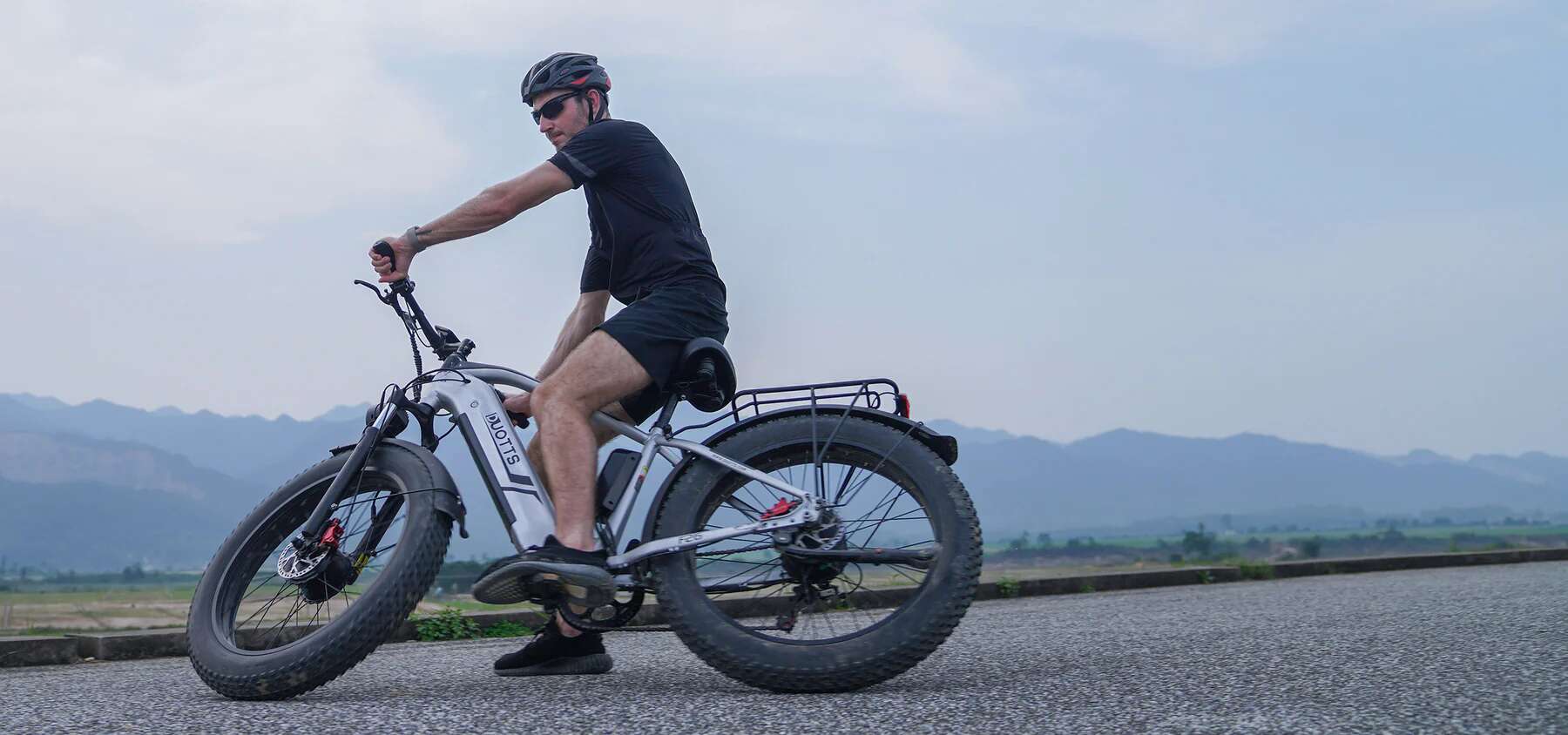 F -26 Dots: All Terran Electric Bike for a passionate adventure