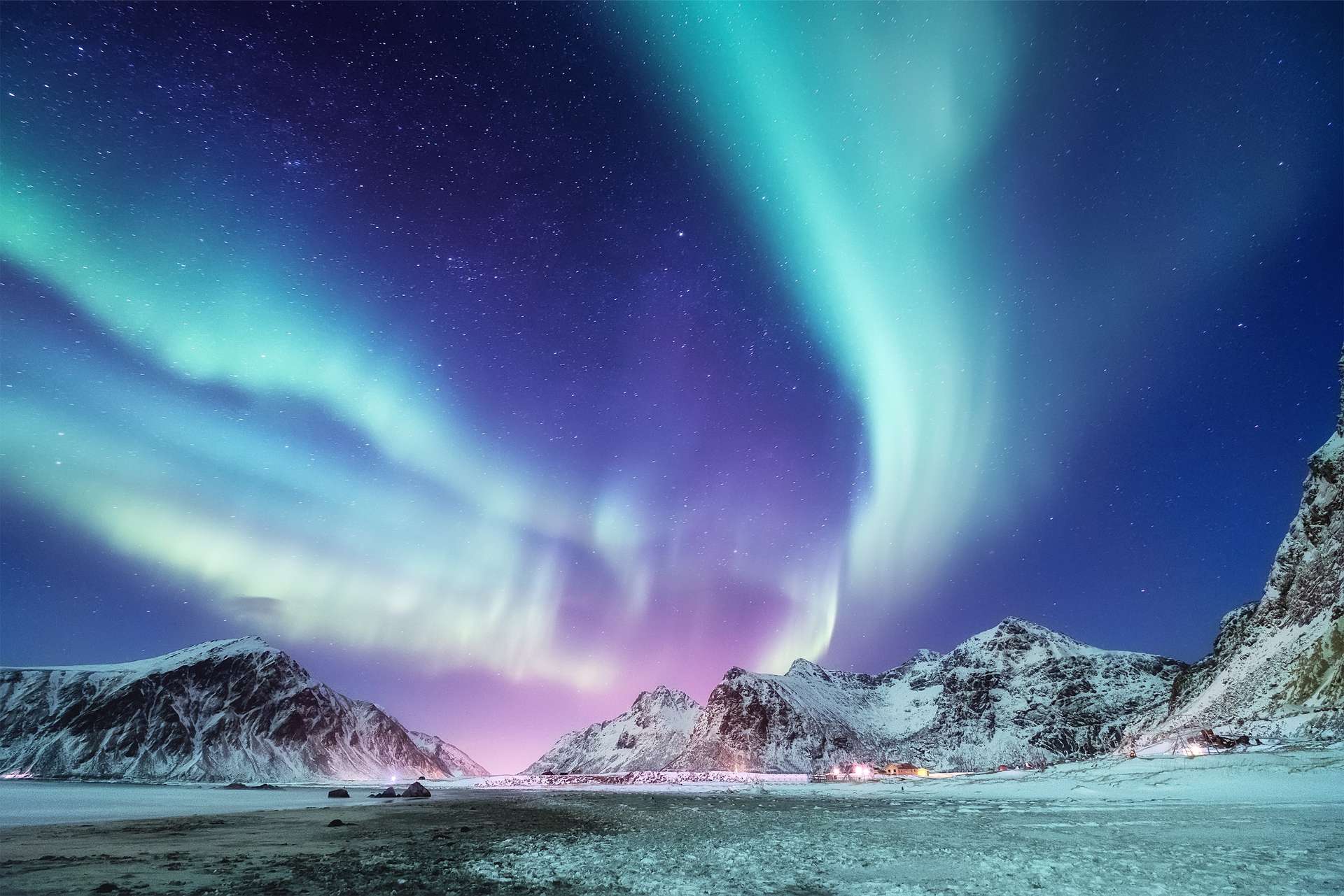 Photo of «¡Nunca había visto esto antes!» Un estallido de auroras polares incendió el cielo anoche
