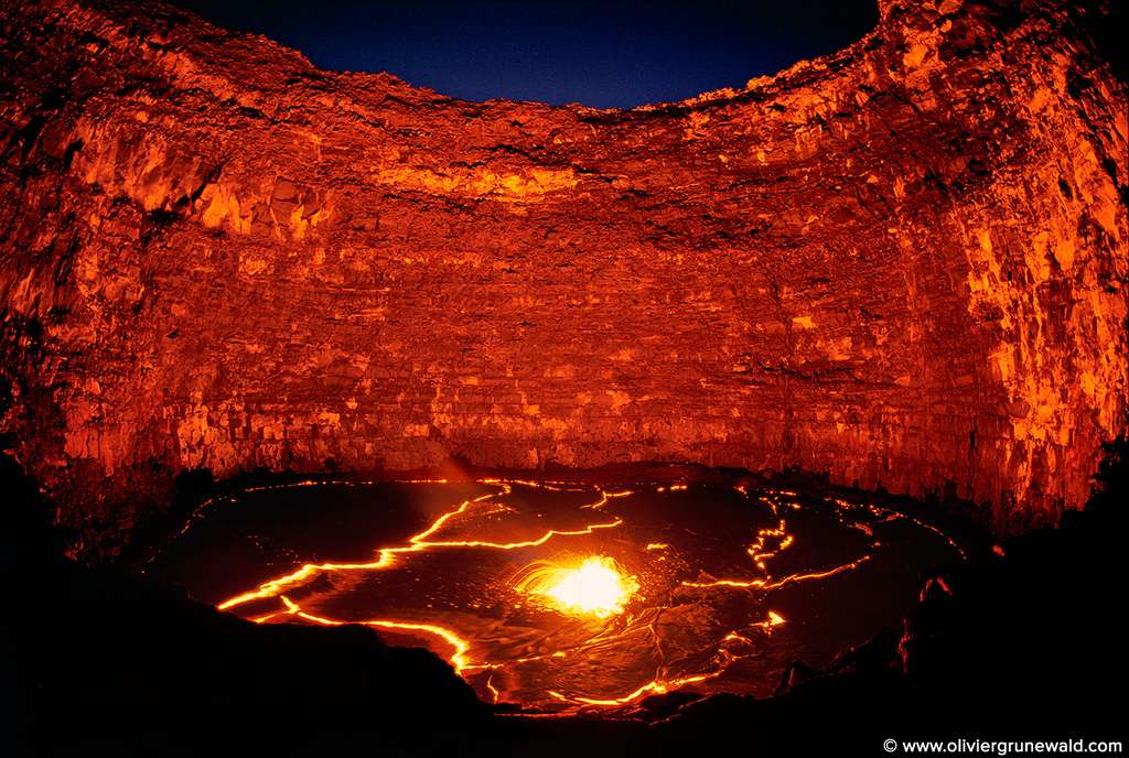 Le lac de lave de l'Erta Alé : le puits des enfers Le lac de lave de l'Erta Alé : le puits des enfers