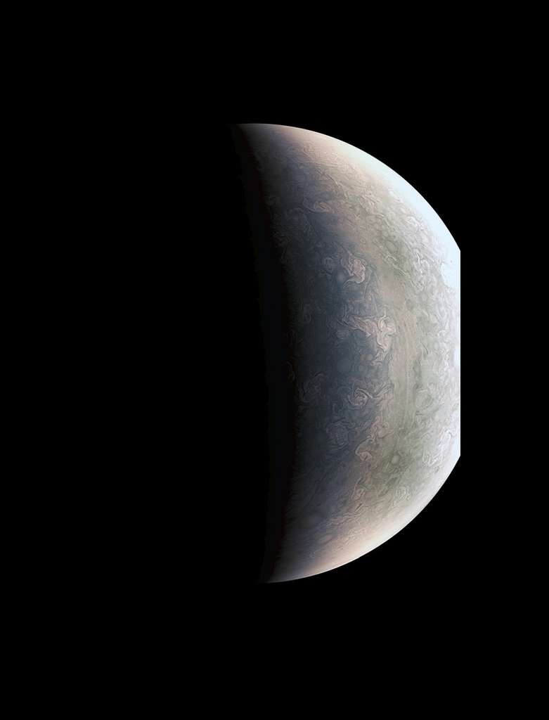 Le pôle nord de Jupiter survolé pour la première fois par la sonde Juno de la Nasa. Cette image a été acquise le 27 août 2016 depuis une distance de 78.000 kilomètres. © Nasa, JPL