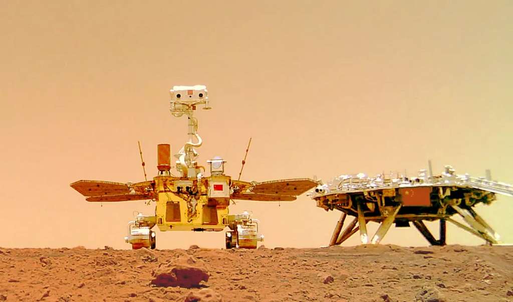 Selfie de Zhurong sur Mars. © CNSA