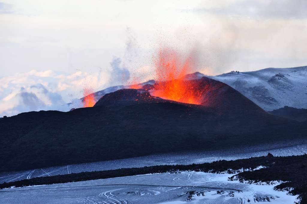Eruption de l' Eyjafjallajökull 2010-03-20 Eruption de l' Eyjafjallajökull 2010-03-20
