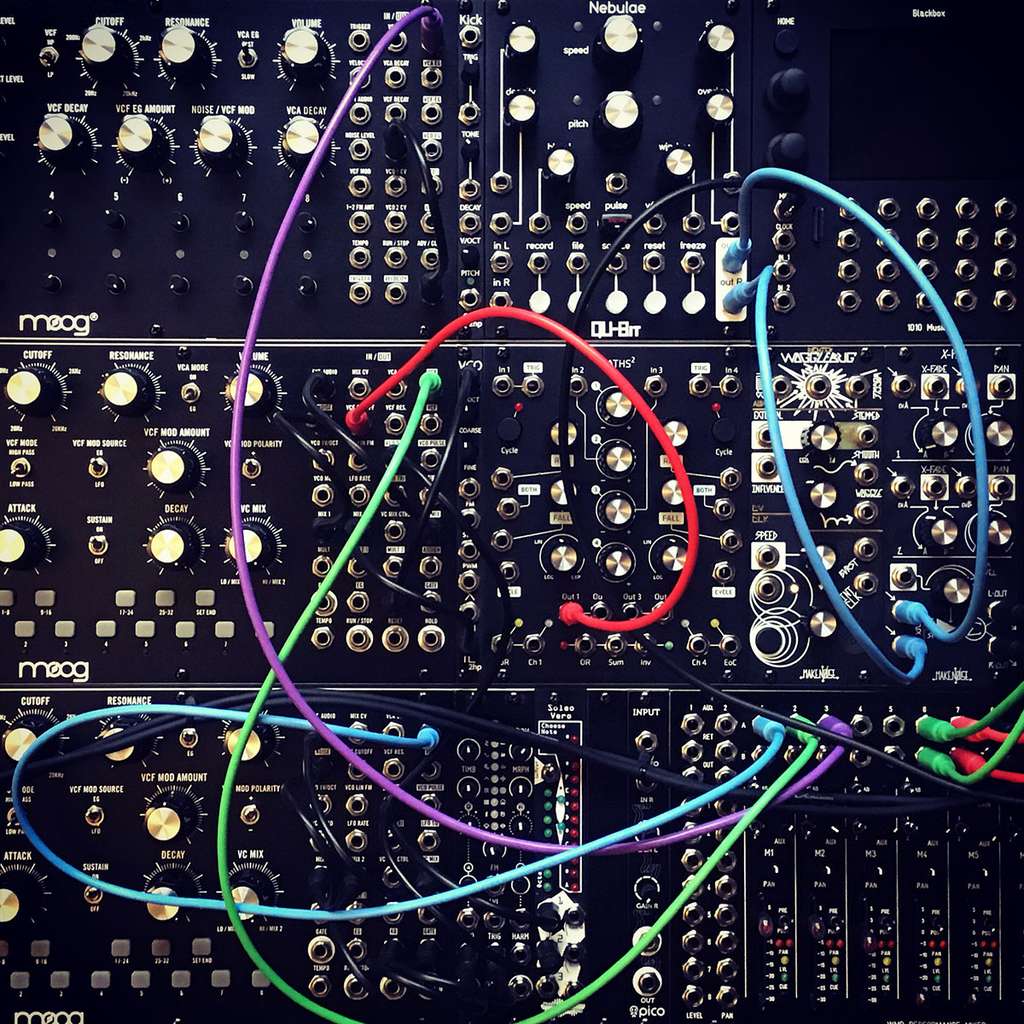 Le synthétiseur modulaire utilisé par Angelia. © J.-C. Heudin