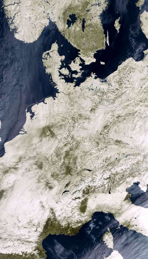 L'Europe sous la neige vue de l'espace L'Europe sous la neige vue de l'espace
