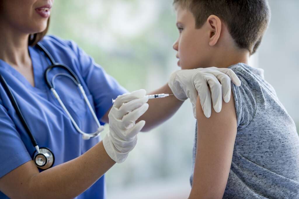 Le BCG, vaccin contre la tuberculose obligatoire en France jusqu'en 2007, pourrait avoir un effet similaire contre le coronavirus. © FatCamera, IStock.com