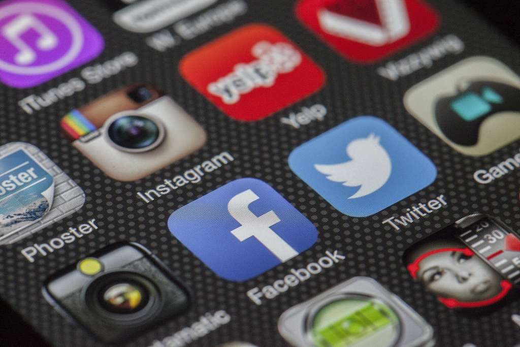 Les applications du multimédia sont nombreuses. Les réseaux sociaux en font partie. © Thomas Ulrich, Pixabay