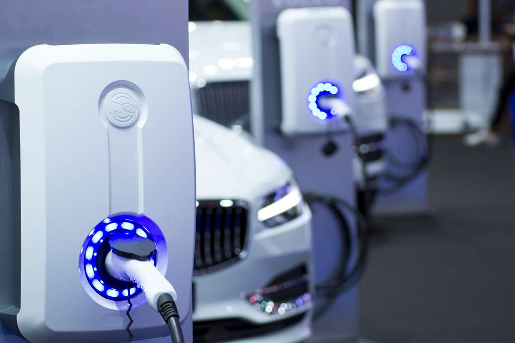 The battery of Samsung would offer 800 kilometers of autonomy to electric cars and up to 1,000 charge cycles.  © seksan94, Adobe Stock