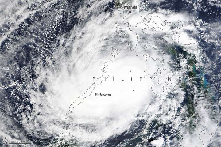L'impact du typhon Rai sur les Philippines le 17 décembre. © Nasa