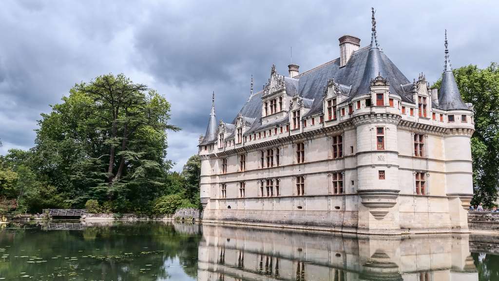 Le château aquatique d'Azay-le-Rideau Le château aquatique d'Azay-le-Rideau