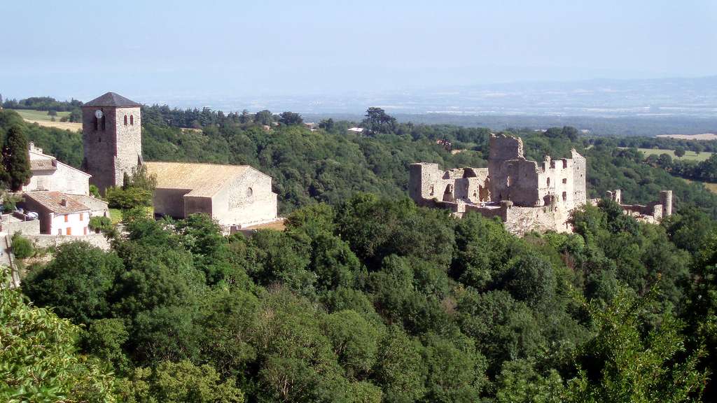 Le château de Saissac, au cœur de la montagne Noire Le château de Saissac, au cœur de la montagne Noire