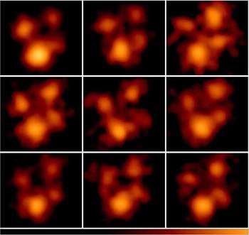 Sur cette seconde image, mais cette fois ci en rayons X, on voit toujours quatre images du Quasar. Notez la variation d'intensité du rayonnement au cours du temps que la mosaïque d'images représente. Crédits : Ohio State University