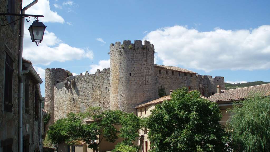 Le château de Villerouge-Termenès, au cœur d’un village médiéval Le château de Villerouge-Termenès, au cœur d’un village médiéval