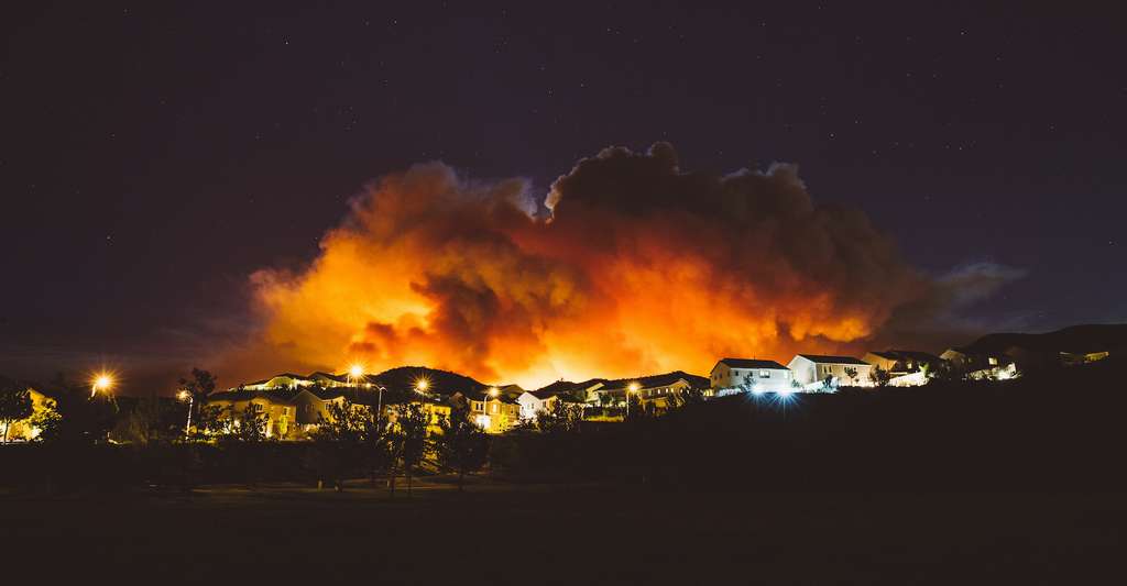 La Californie connait une situation sécheresse qui dure depuis près de 20 ans. Une situation qui ne s’était jamais produite depuis l’arrivée des Européens dans la région. Et qui aujourd’hui, alimente les feux de forêt d’une ampleur sans précédent qui teintent la ville de San Francisco de rouge. © Attila Adam, Adobe Stock La Californie connait une situation sécheresse qui dure depuis près de 20 ans. Une situation qui ne s’était jamais produite depuis l’arrivée des Européens dans la région. Et qui aujourd’hui, alimente les feux de forêt d’une ampleur sans précédent qui teintent la ville de San Francisco de rouge. © Attila Adam, Adobe Stock