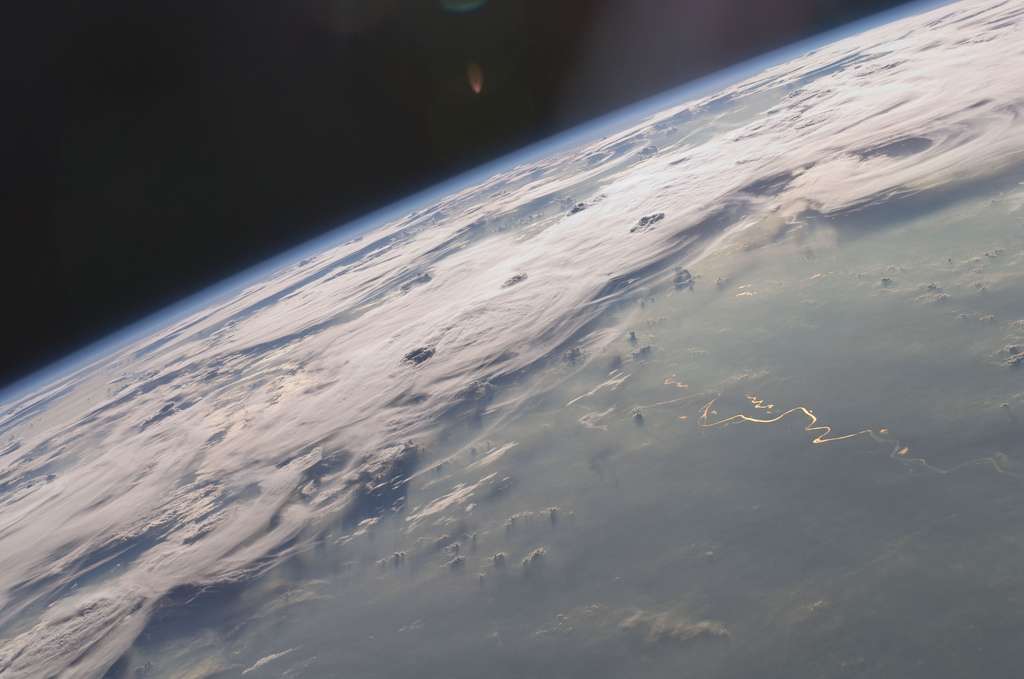 Mer de nuages vue depuis l’espace Mer de nuages vue depuis l’espace