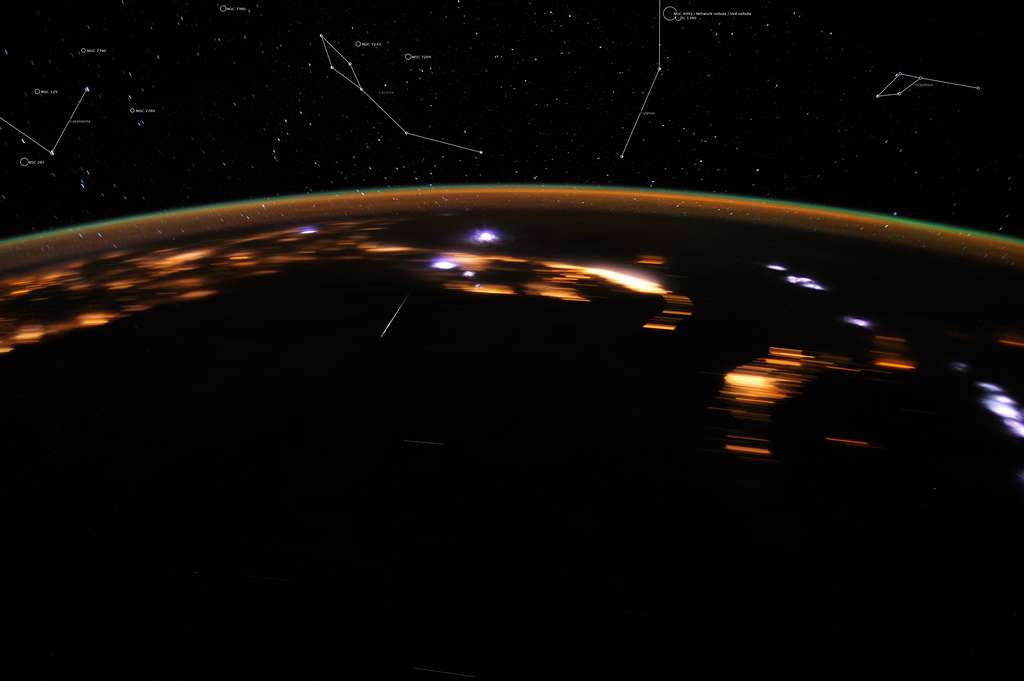 Une Lyride perçant l’atmosphère terrestre photographiée de la Station spatiale le 22 avril 2012. © Nasa